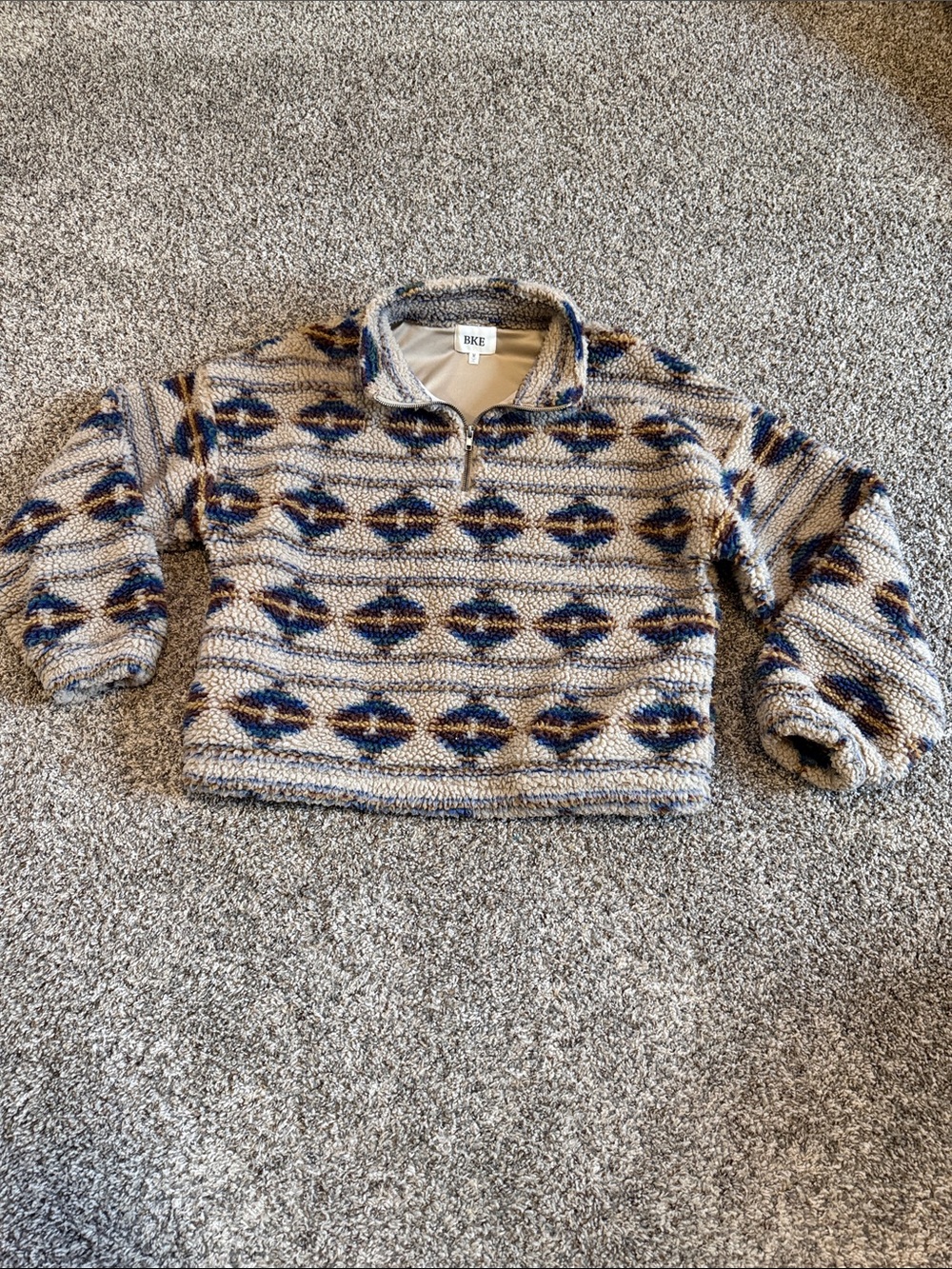 BKE Cream & Navy Aztec Wubby Pullover Cropped Size Medium